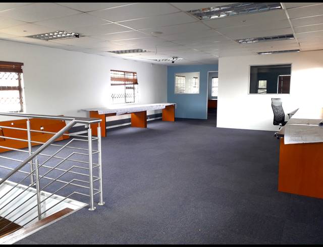400M² OFFICE TO LET IN ROOIHUISKRAAL